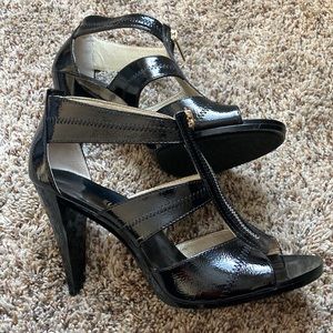 Michael Kors black crinkle patent leather Berkeley t-strap, size 9.5